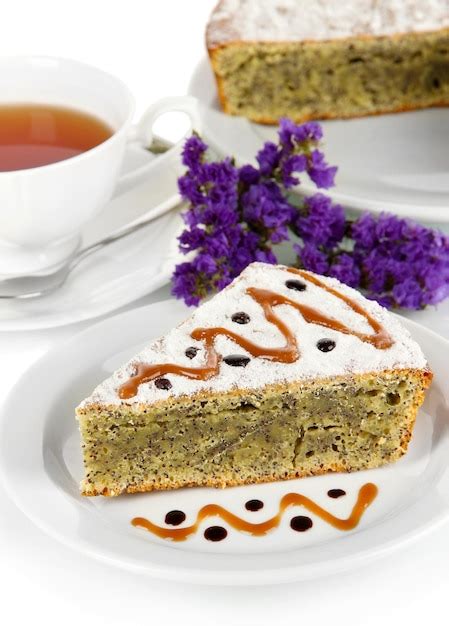 Delicioso Pastel De Semillas De Amapola Con Taza De T Aislado En