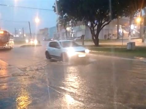 G1 Chuva Causa Deslizamentos De Terra E Alaga Ruas No Sul Do Rj