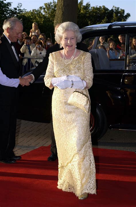 Queen Elizabeth Costumes