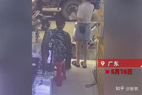 男子偷用打火机点燃女生裙底，事后坐一旁淡定观看，女子紧急灭火 知乎