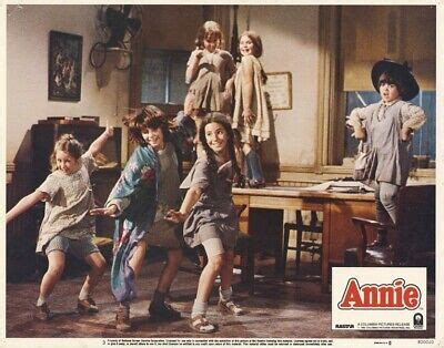 7 Hot Sexy Avril Lerman Bikini Pics