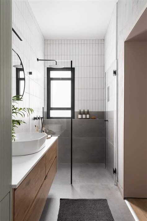 modern minimalist bathroom