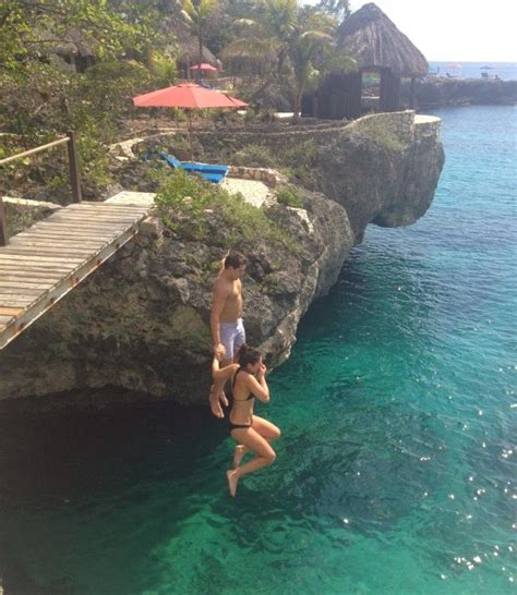 Cliff jumping at The Rock House in Negril, Jamaica | House on the rock ...