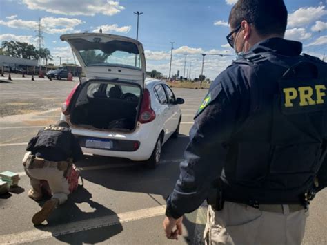 Vídeo Casal é Preso Com R 2 Milhões Em Pasta Base De Cocaína No Df