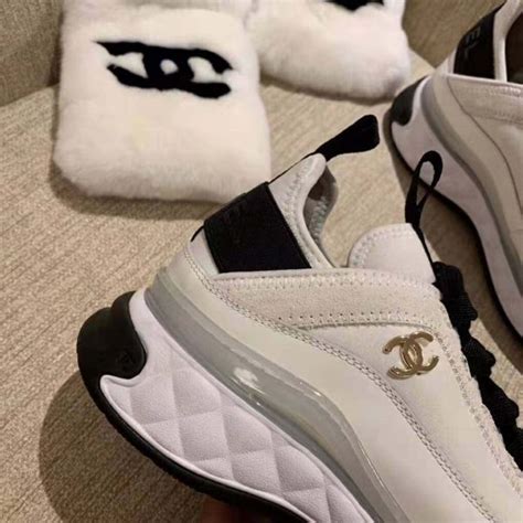 Chanel Women Sneakers In Velvet Calfskin And Mixed Fibers 1 Cm Heel Beige