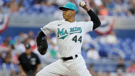 Yankees Explore Major Deal With Marlins Ace