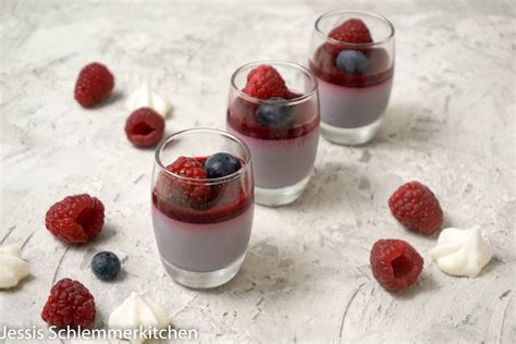 Heidelbeer Panna Cotta Mit Waldfrucht Spiegel Jessis Schlemmerkitchen