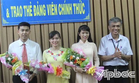 Phát triển đảng viên trong học sinh sinh viên Số lượng kết nạp còn