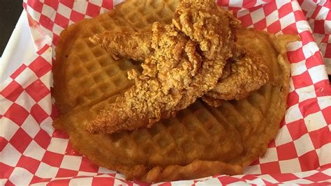 Murfreesboro's Top 5 spots to dine on National Hot Chicken Day