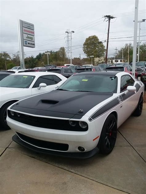 Pin by Stephanie Nicolle on Muscles | Dodge challenger srt, Dodge ...