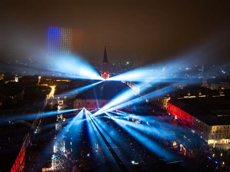 FOTO VIDEO Cum a arătat spectacolul de lumini în Cluj Napoca orașul