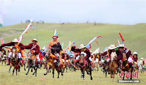 观赛马赏歌舞 2020四川甘孜山地文化旅游节在理塘开幕民俗中国西藏网