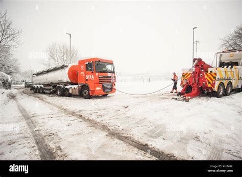 Lorry Truck Articulated Artic High Resolution Stock Photography and ...