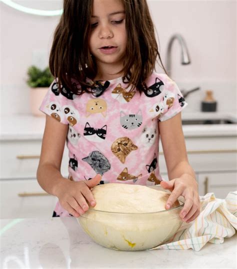 Easy Pumpkin Shaped Bread Recipe + Tutorial – Sugar Geek Show