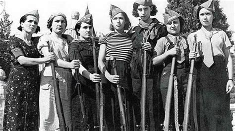 Milicianas Mujeres Republicanas En Las Trincheras De La Guerra Civil