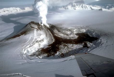 Lava Flow Seen On Restless Alaska Volcano Geology In