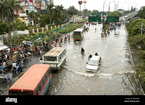 Jakarta Floods in February 2007 Stock Photo - Alamy