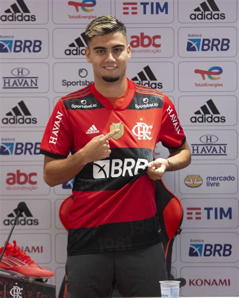 Andreas Pereira é Apresentado No Flamengo Escolha Muito Fácil Gazeta Esportiva