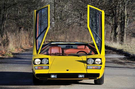 MUSCLE CAR COLLECTION : The Yellow 1971 Lamborghini Countach LP400 ...