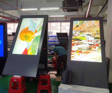 65inch Standing Sunlight Readable Water Proof Digital Outdoor Signage Display Equipment Outdoor