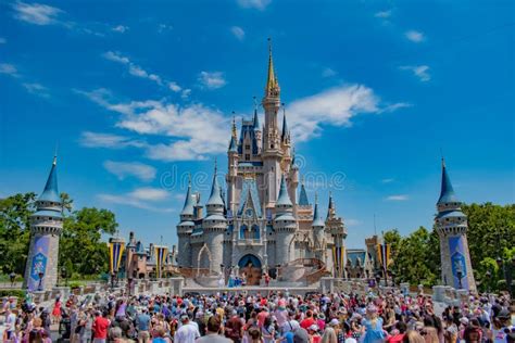 La Amistad Real Faire De Mickey En Cinderella Castle En El Reino M Gico