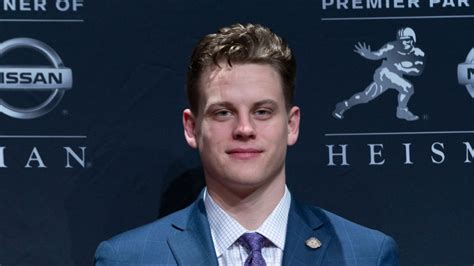 Qb Joe Burrow Sets New Record To Lead The Bengals To 35 17 Win Against