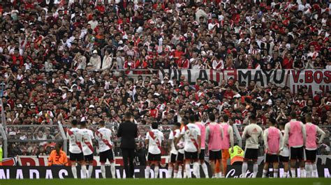 Murió Un Hincha De River Al Caer De La Sívori Alta En El Partido Ante