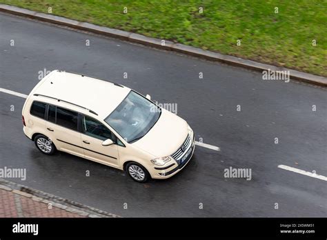 Vw Volkswagen Touran Hi Res Stock Photography And Images Alamy