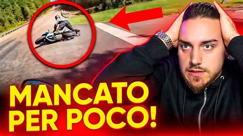 Motociclista Cade E Rischia Di Prendere Un Suo Amico Spavald Late