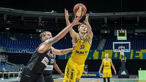 Trotz Zwölf Punkte Führung im Schlussviertel Alba Berlin verliert