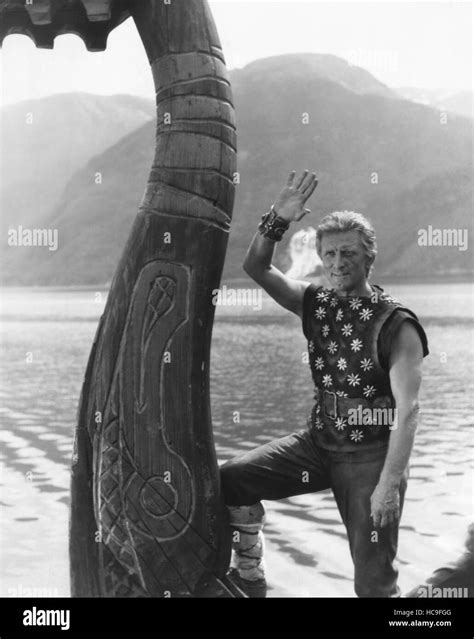 The Vikings Kirk Douglas 1958 Stock Photo Alamy