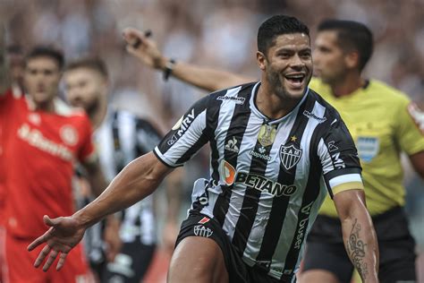 Hulk Desembarca Em Belo Horizonte E Pode Refor Ar O Atl Tico Mg Na Copa