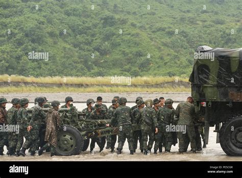 U S Marines With Battalion Landing Team 2nd Battalion 5th Marines