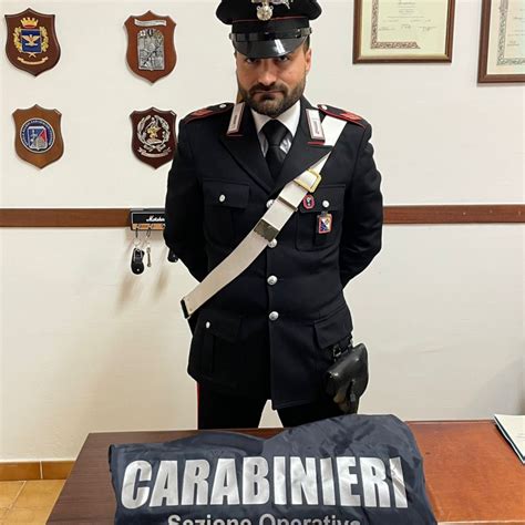 Crotone Tenta Di Uccidere Il Fratello A Colpi Di Pistola Arresti