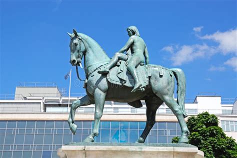 Lady Godiva Statue Coventry Stock Image Image Of Building Coventry