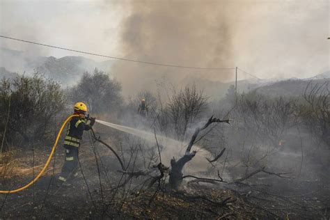 El Incendio De Vall D Ebo Queda Controlado Despu S De D As Activo