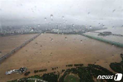 서울 강남역 시간당 110㎜ 폭우 대비한다맨홀 1만개 추락방지시설 네이트 뉴스