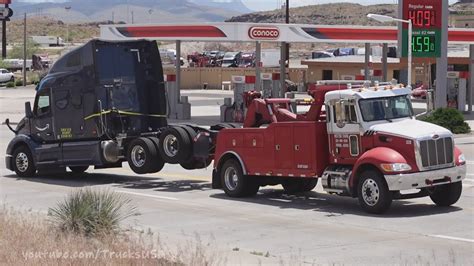 Truck Spotting In Arizona Usa Big Rig Trucks Small Vehicles Large