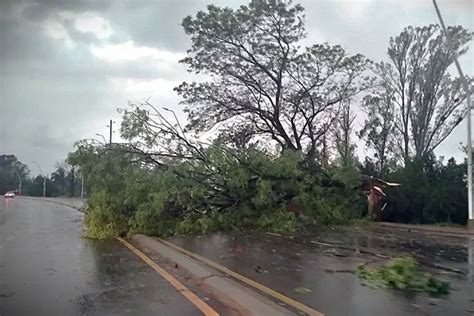 La Lluvia No Para En Pocas Horas Cayeron M S De Mil Metros En