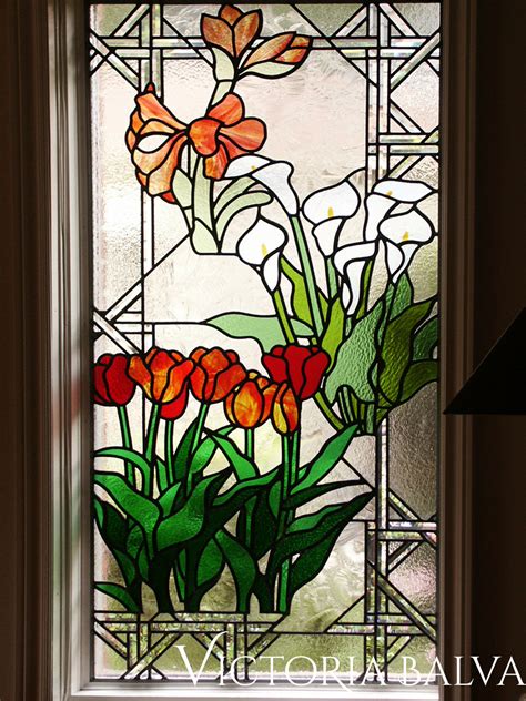 Floral design stained and leaded glass window – Victoria Balva