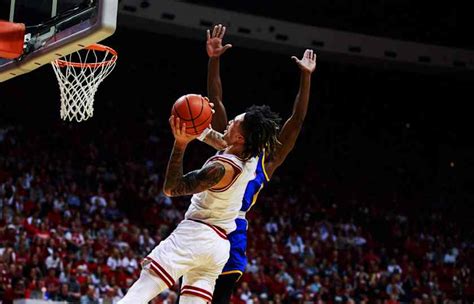 Indiana Hoosiers Basketball Tickets - StubHub