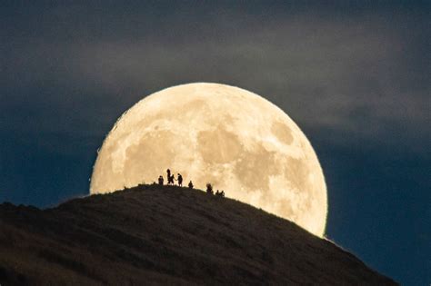 See The Harvest Moon Of 2018 In These Gorgeous Photos Space