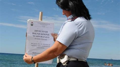 Mare Inquinato Divieto Di Balneazione In Versilia