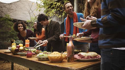 Why Its Actually Bad Etiquette To Say Bon Appétit At Dinner