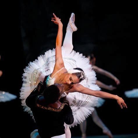 Misty Copeland stars in 'Swan Lake' at the Esplanade in Singapore | SENATUS