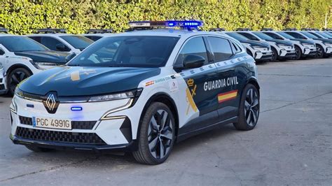 Los Nuevos Coches De La Guardia Civil Renault Bmw Y Ssangyong