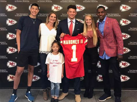 All About Patrick Mahomes’ Parents, Pat Mahomes and Randi Martin - News