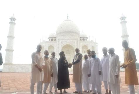 Eid Al Adha Namaj At Taj Mahal After Corona Virus Amar Ujala Hindi