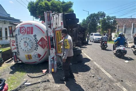 Kronologi Kecelakaan Truk Tangki Di Jalur Jember Banyuwangi Tewas