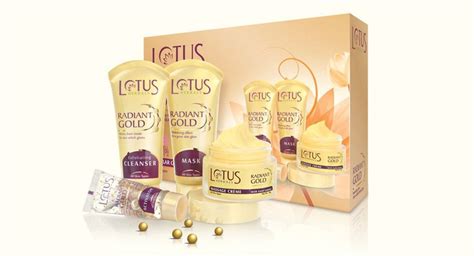 Lotus Herbal Radiant Gold Cellular Glow Facial Kit 170gm